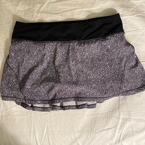 Lululemon skirt!  Luke new size 8